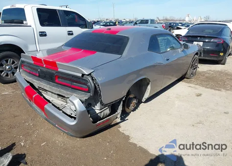 2015 Dodge Challenger Sxt z USA, uszkodzony, nr VIN 2C3CDZAG6FH722812